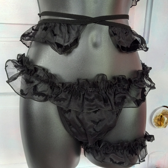 Frilly sexy bat print accent 6 piece gothic lingerie set! Lacy mesh boutique bat - Picture 3 of 16